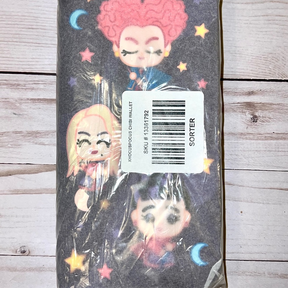 Loungefly Hocus Pocus wristlet